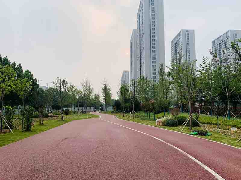 新村路彩色透水瀝青路面工程